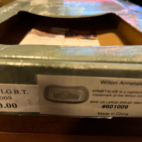 Wilton Armetale Serveware - Picture 5 of 6
